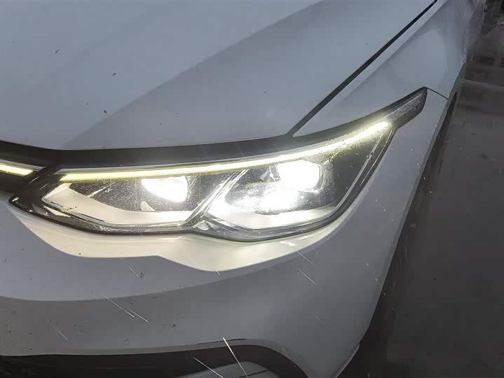 Фото 5 - Volkswagen Golf