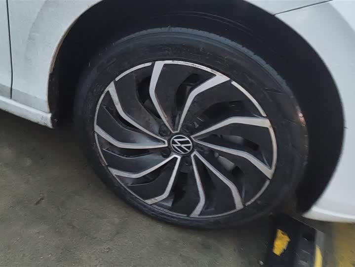 Фото 6 - Volkswagen Golf