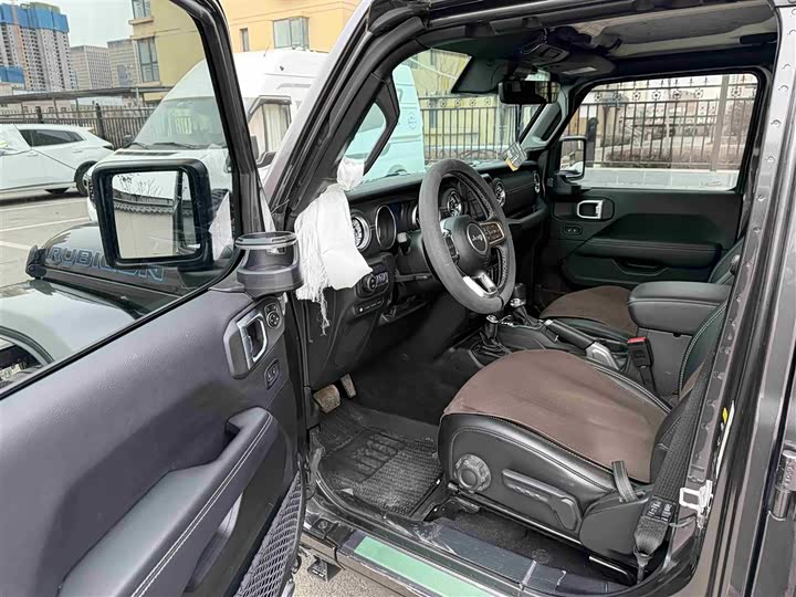 Фото 6 - Jeep Wrangler Hybrid