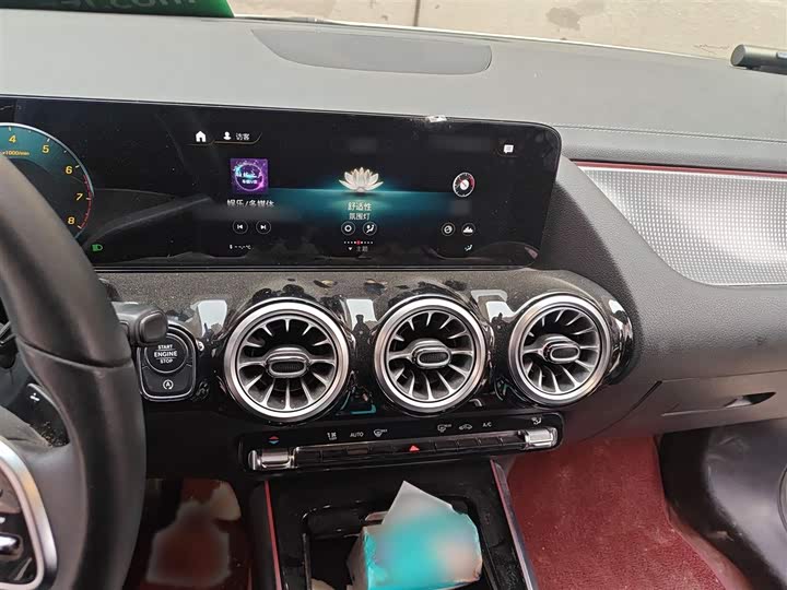 Фото 6 - Mercedes-Benz GLA-Class