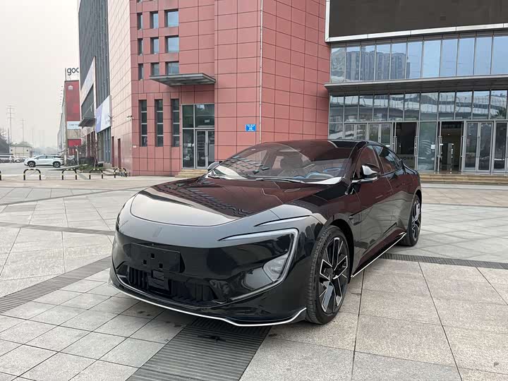 Фото 1 - Avatr 12