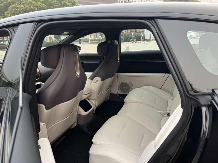 Фото 6 - Avatr 12