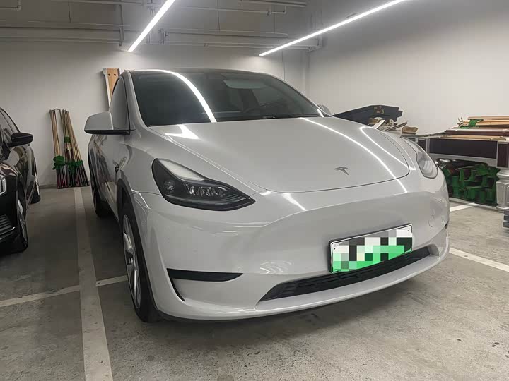 Фото 3 - Tesla Model Y