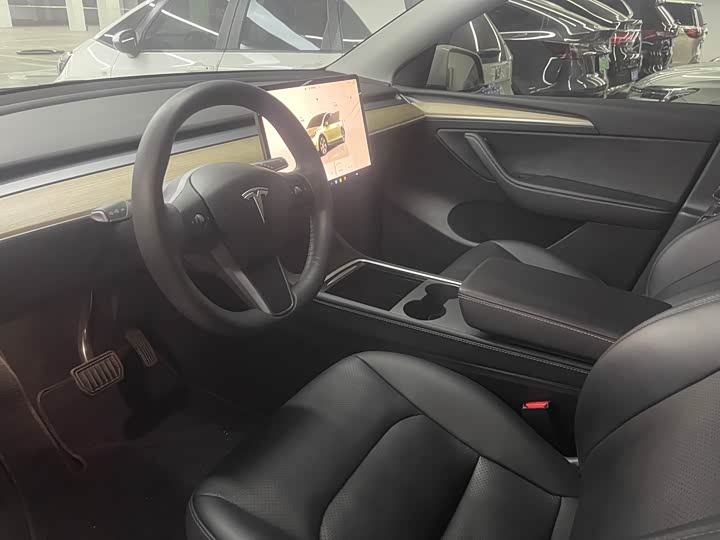 Фото 4 - Tesla Model Y