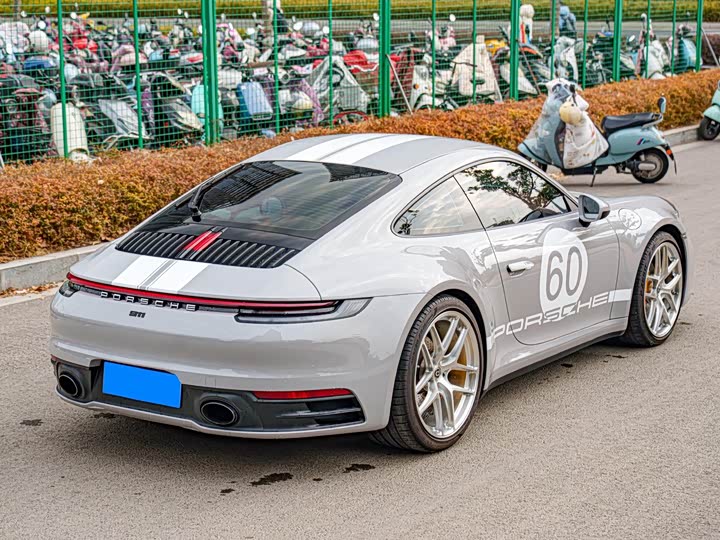 Фото 4 - Porsche 911