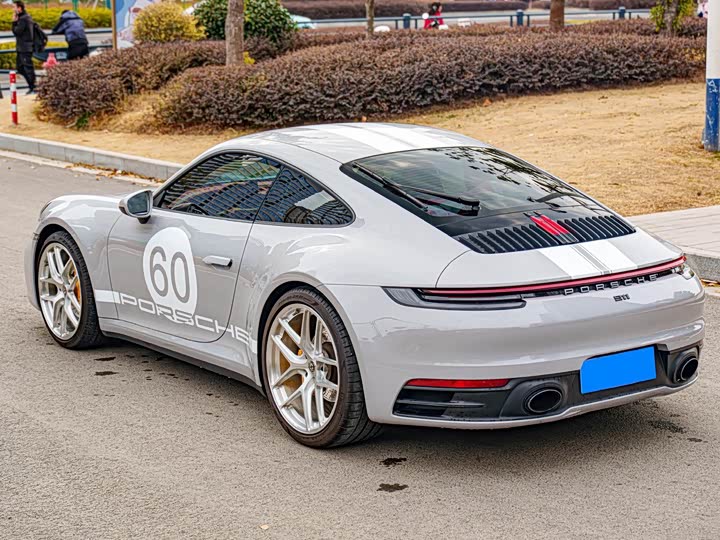 Фото 6 - Porsche 911