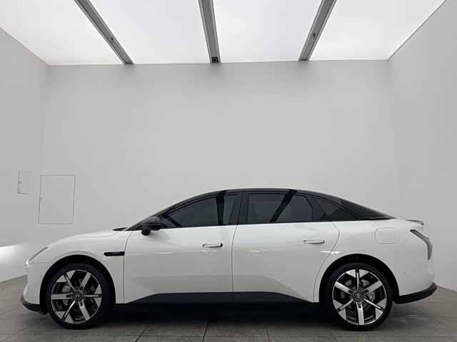 Фото 7 - XPeng Mona M03