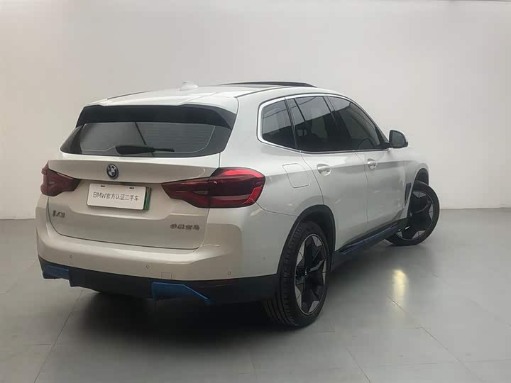 Фото 4 - BMW iX3