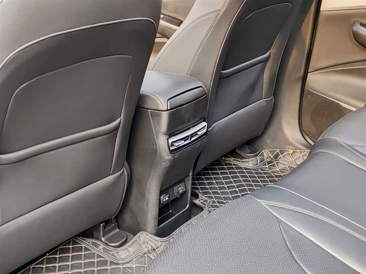 Фото 9 - Beijing X7