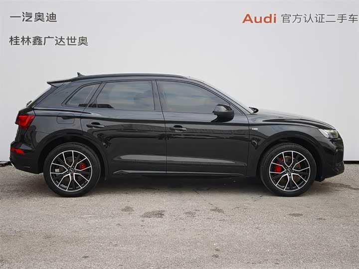 Фото 3 - Audi Q5L