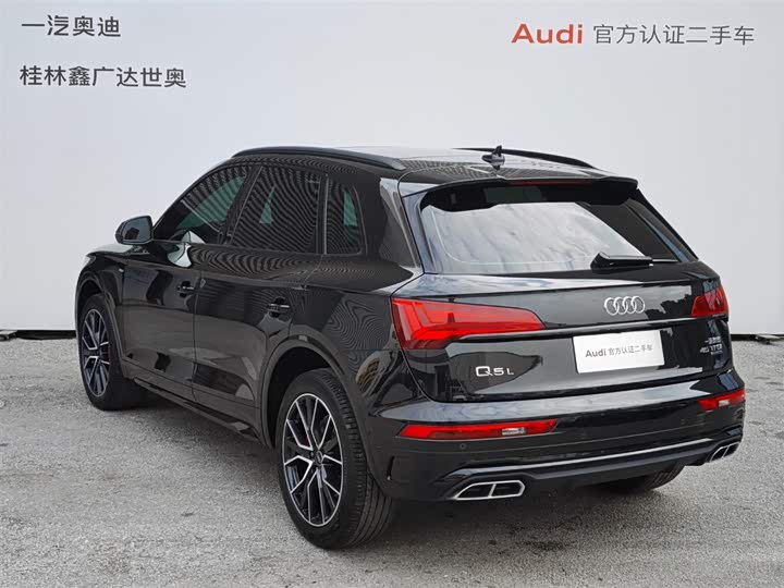 Фото 5 - Audi Q5L