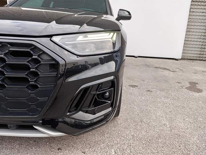 Фото 6 - Audi Q5L