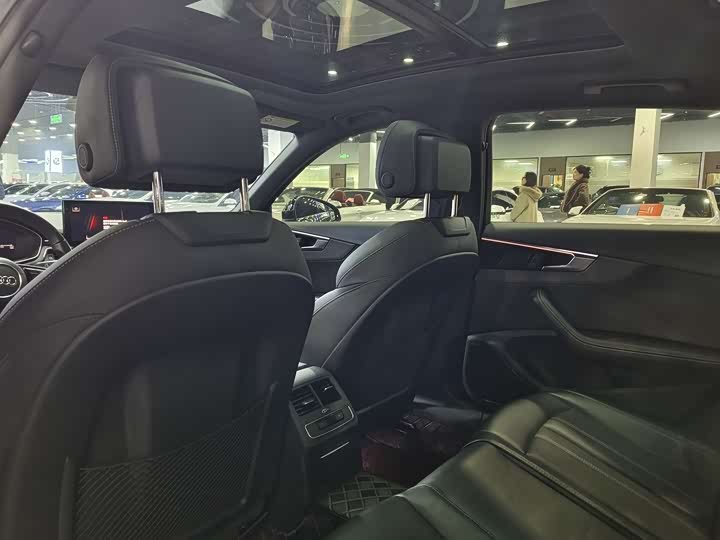 Фото 7 - Audi A4L