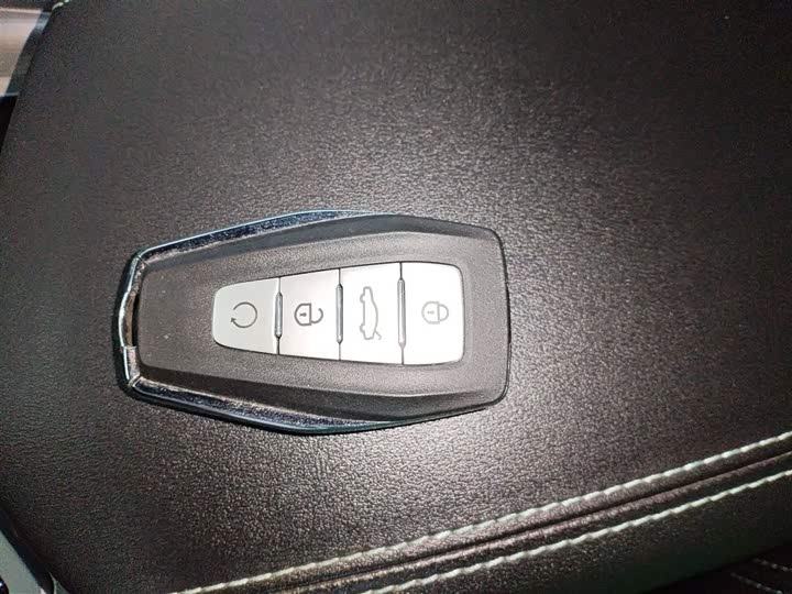 Фото 9 - Geely Preface