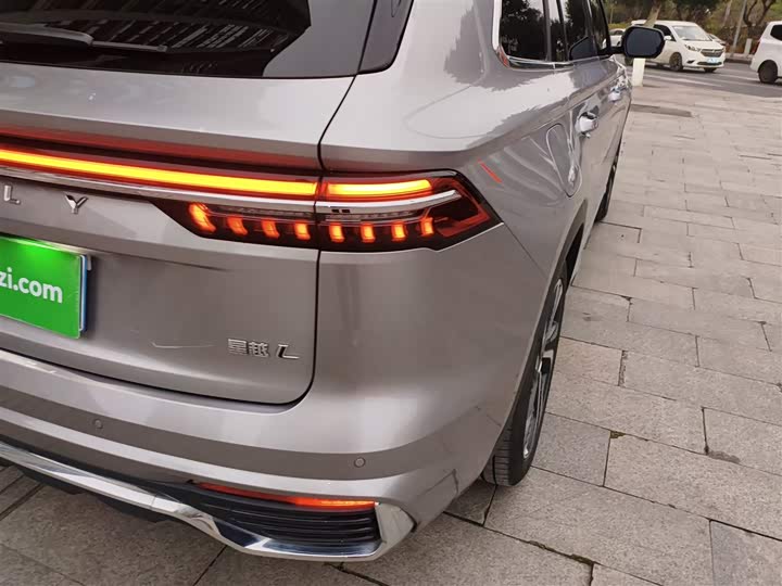 Фото 8 - Geely Monjaro