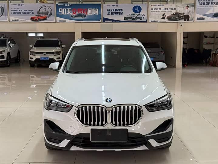 Фото 2 - BMW X1