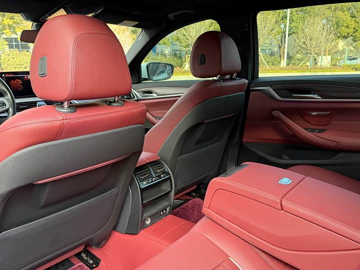 Фото 5 - BMW 5 Series