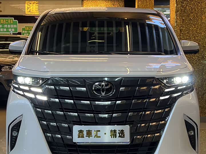 Фото 3 - Toyota Alphard