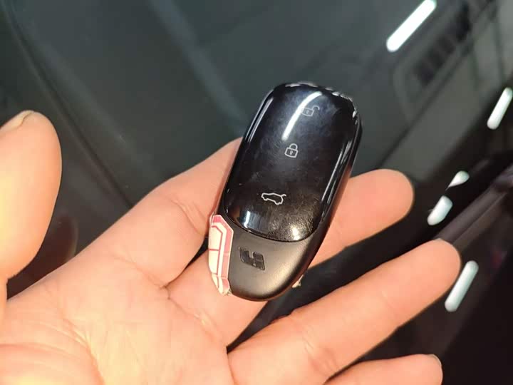 Фото 9 - LiXiang One