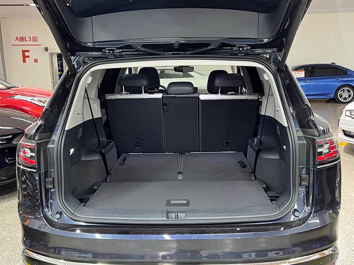 Фото 7 - Volkswagen ID.6 Crozz