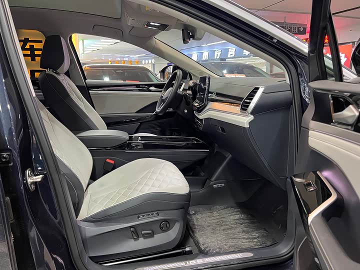 Фото 8 - Volkswagen ID.6 Crozz