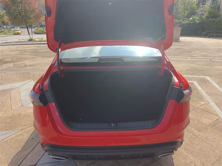 Фото 9 - Geely Binrui