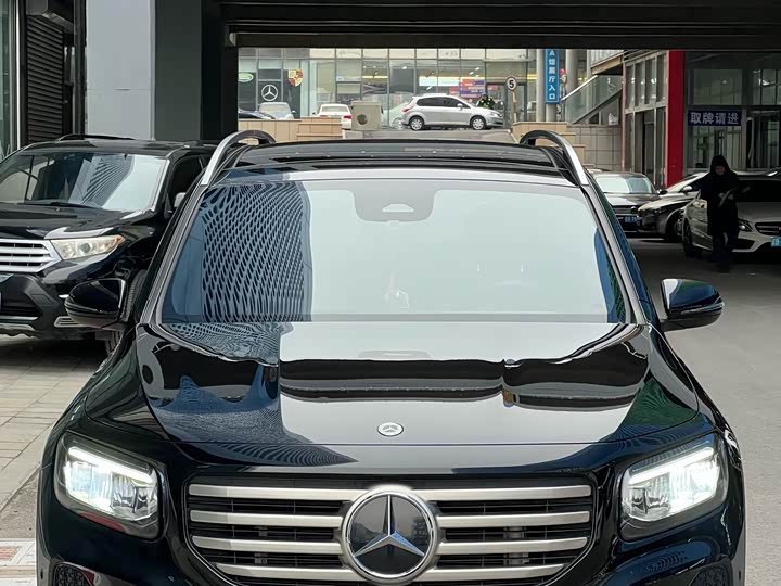 Фото 2 - Mercedes-Benz GLB-Class