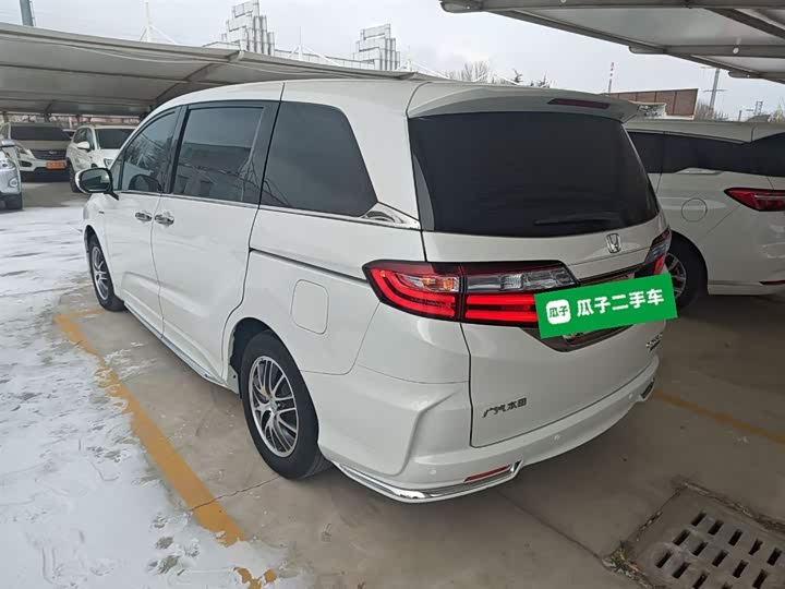 Фото 5 - Honda Odyssey