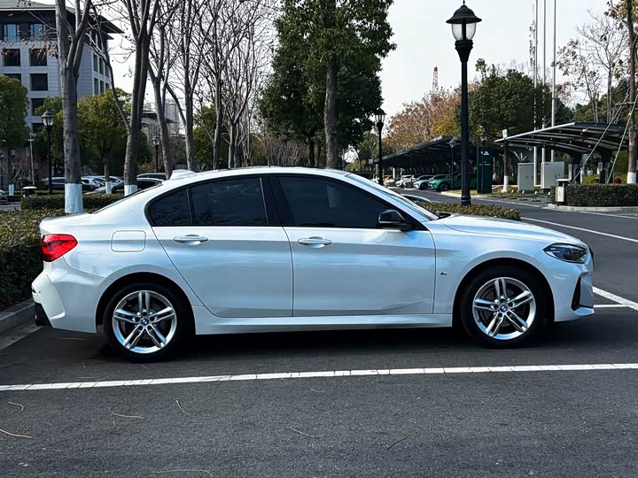 Фото 4 - BMW 1 Series