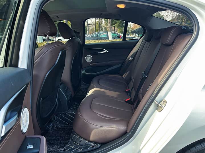 Фото 5 - BMW 1 Series