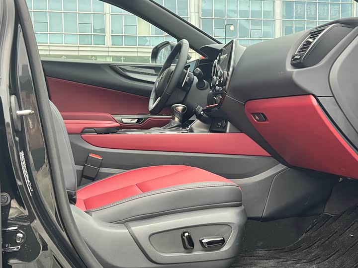 Фото 8 - Lexus NX