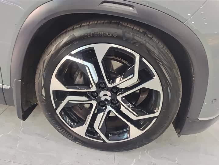 Фото 6 - Nio ES8