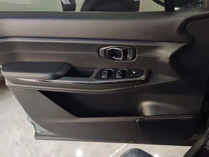 Фото 7 - Nio ES8