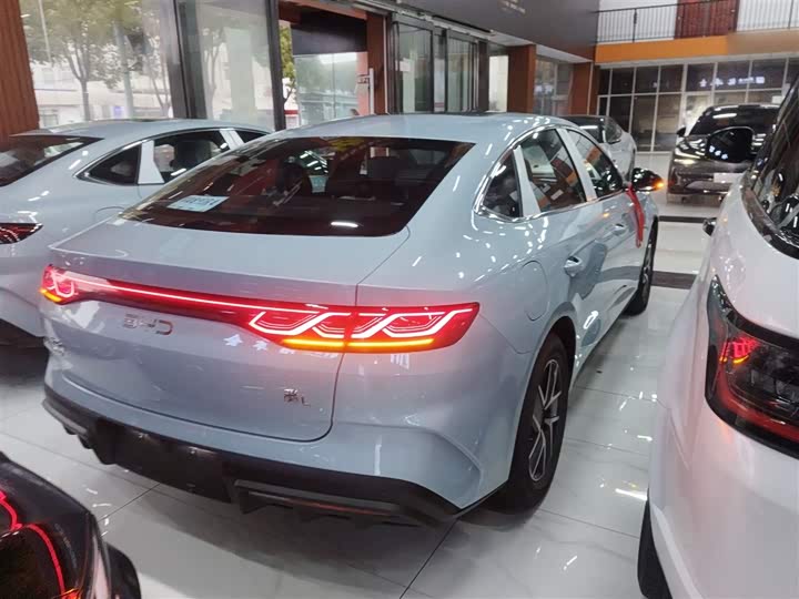 Фото 7 - BYD Qin L