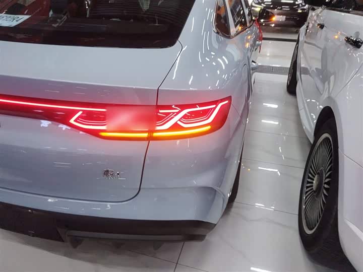 Фото 8 - BYD Qin L