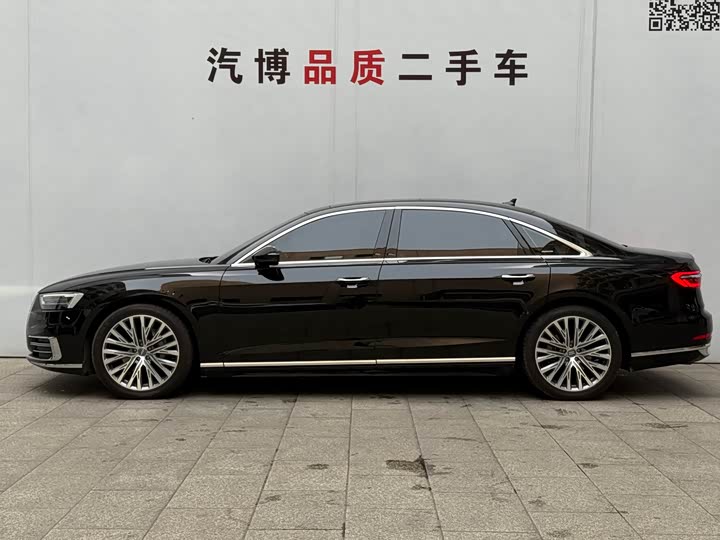 Фото 4 - Audi A8