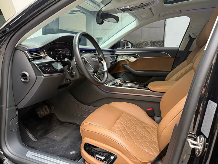 Фото 8 - Audi A8