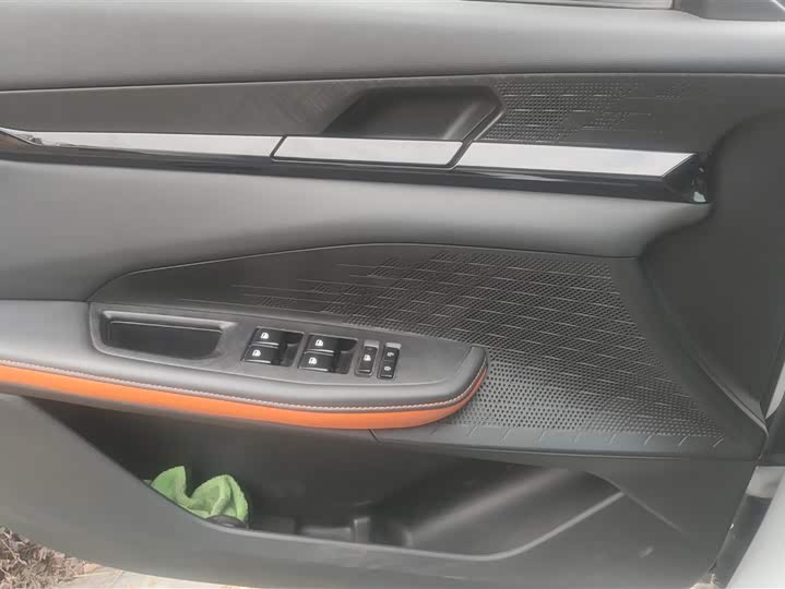 Фото 7 - Changan UNI-V