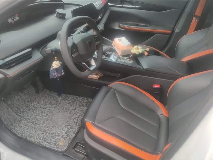 Фото 9 - Changan UNI-V