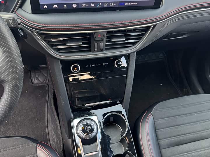 Фото 8 - Ford Escape