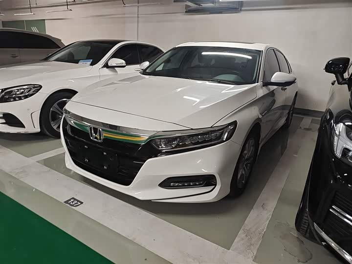 Фото 2 - Honda Accord