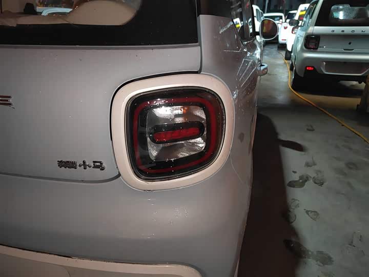 Фото 8 - Bestune Pony