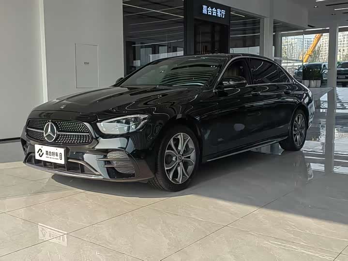 Фото 1 - Mercedes-Benz E-Class