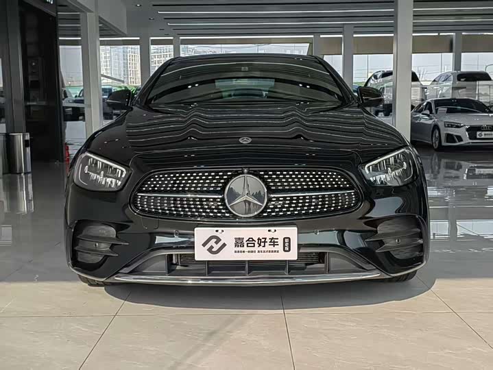 Фото 2 - Mercedes-Benz E-Class