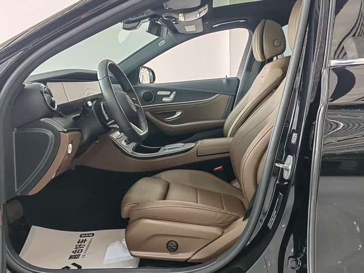 Фото 7 - Mercedes-Benz E-Class