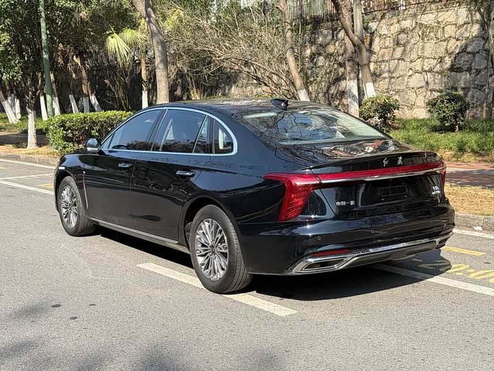 Фото 6 - Hongqi H5