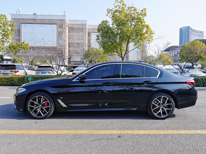 Фото 3 - BMW 5 Series