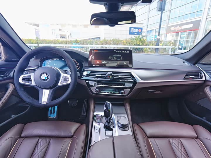 Фото 9 - BMW 5 Series