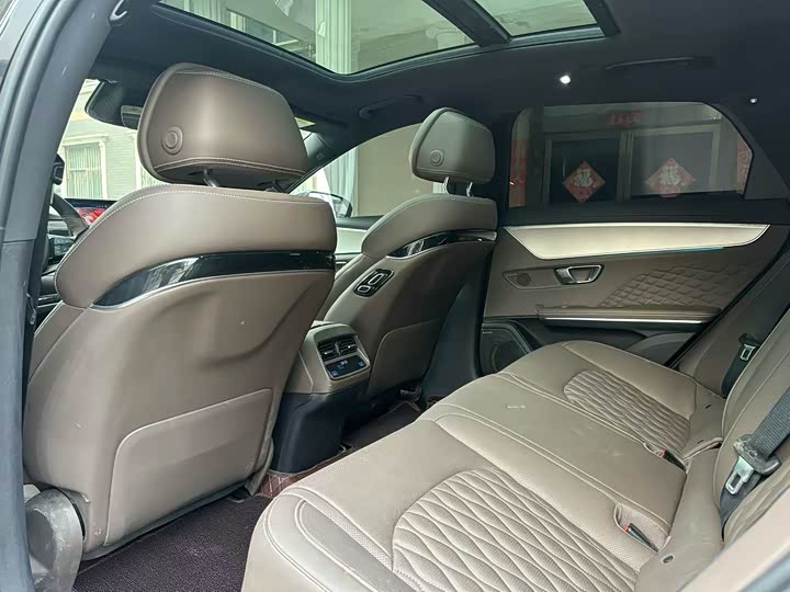 Фото 6 - BYD Han