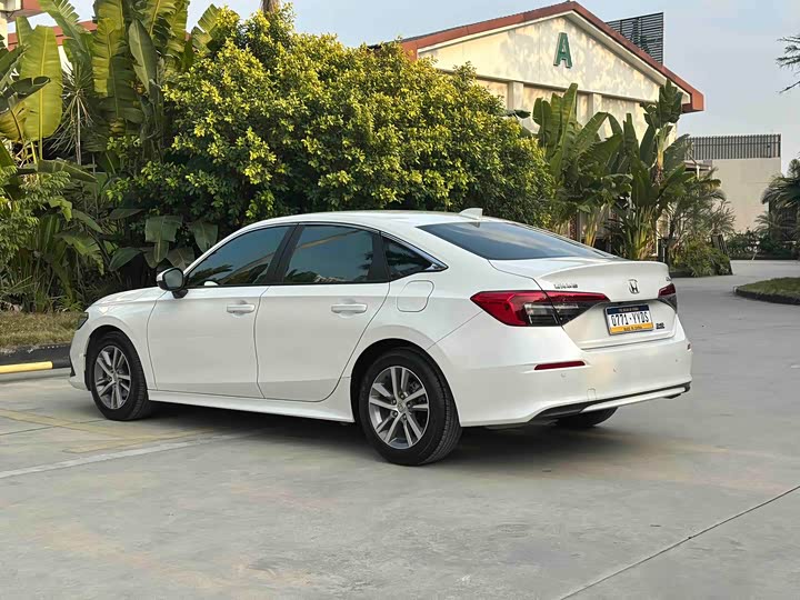 Фото 8 - Honda Civic